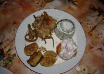 dolma, mücver ve bulgur pilavı